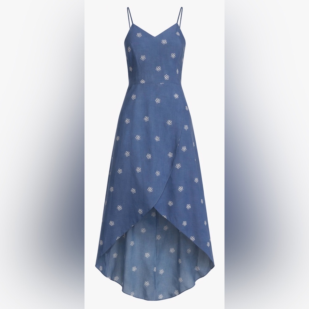 NWT Essue Navy Floral Dress Size Small